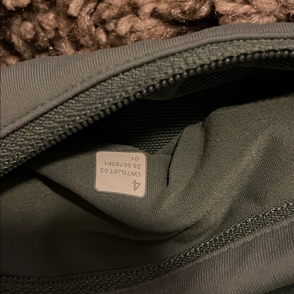 Lululemon Speed Shorts - Picture 4 of 5